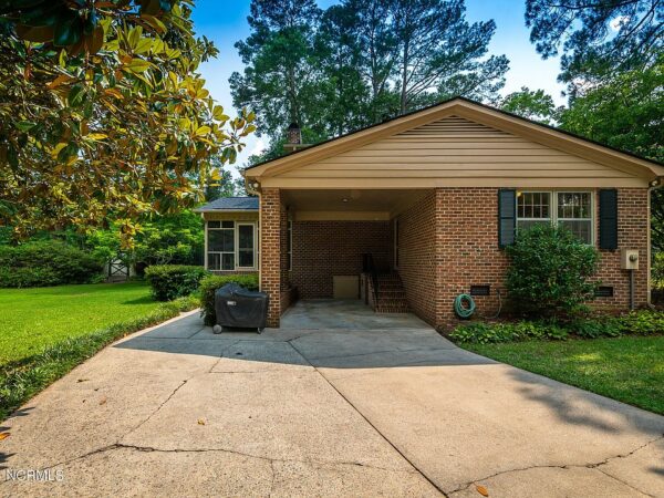 142 Willow Street, 90821 Steel City