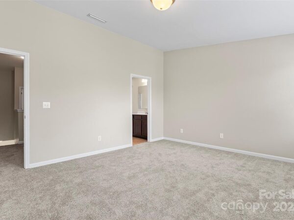 83 Oak Street, 34957 Onyx Town