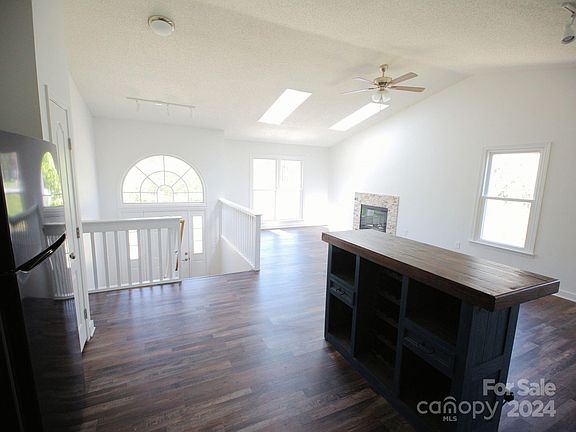27 Kalmia Street, 47516 Nickel Town