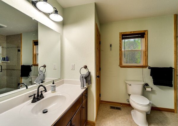 102 Violet Street, 48572 Vanadium City