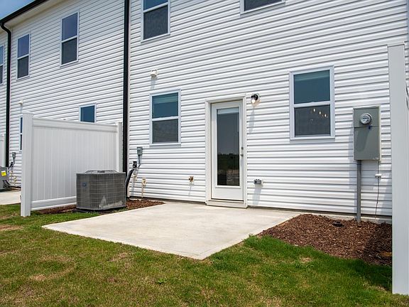 17 Oak Street, 54321 Onyx Town