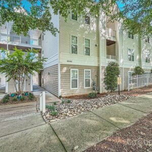 142 Silver Street, 65794 Steel Town