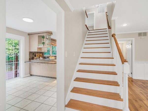57 Lilac Lane, 29481 Lead Town