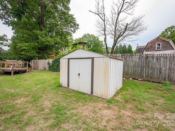 89 Ivy Lane, 45321 Iron Town