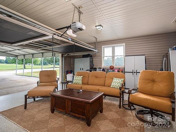23 Fir Street, 86753 Iron Town