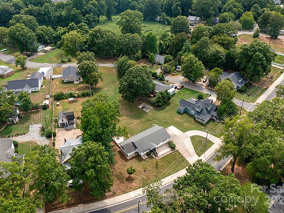 89 Ivy Lane, 45321 Iron Town