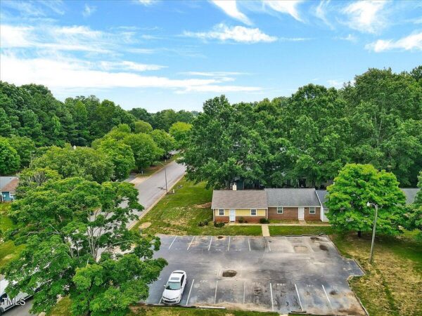 142 Quartz Street, 62954 Nickel City