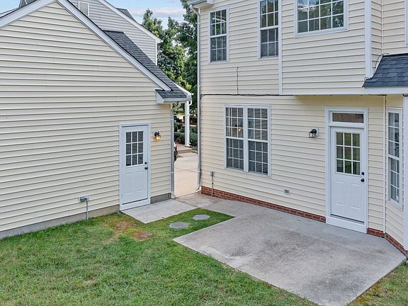243 Kingfisher Ave, 67890 Krypton City