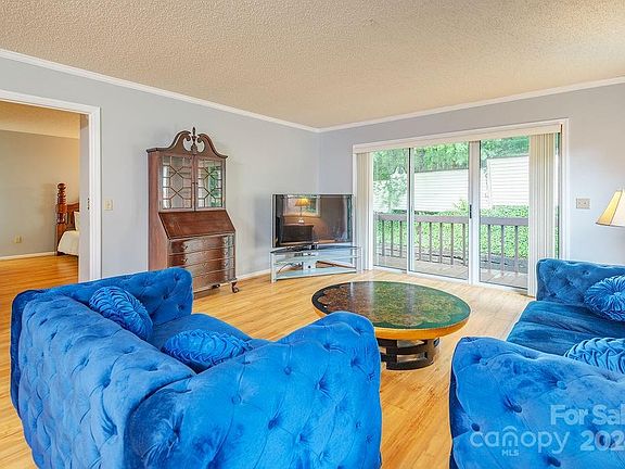 45 Holly Street, 78234 Gold Town